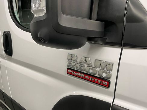 Used 2022 RAM ProMaster 2500 w/ Driver Convenience Group FWD image 12