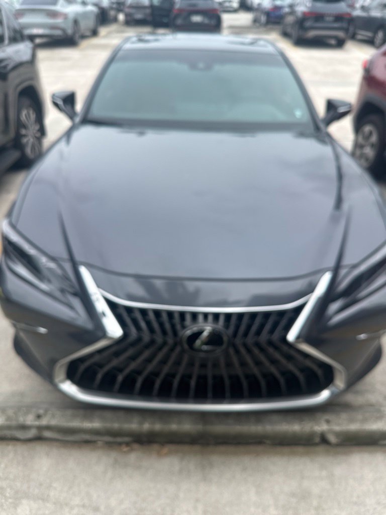 Used 2024 Lexus ES 300h Ultra Luxury w/ Accessory Package (Z2) FWD image 2