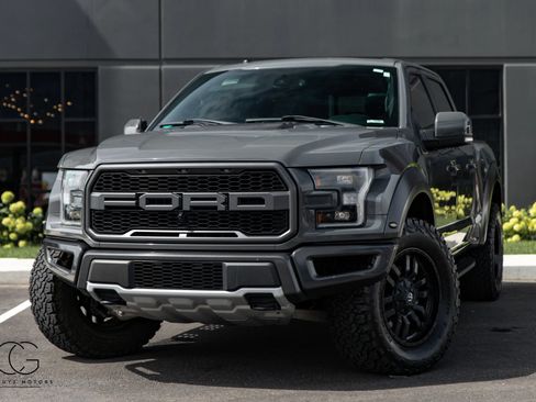 Used 2018 Ford F150 Raptor w/ Equipment Group 802A Luxury AWD/4WD image 2