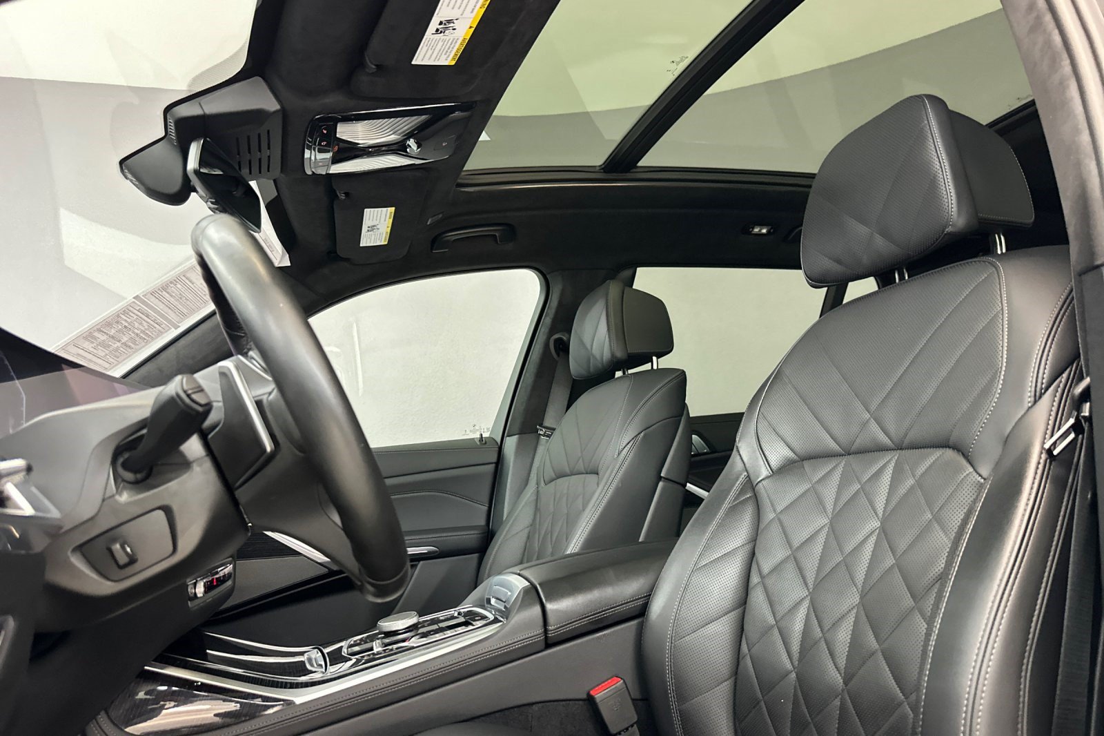 Certified 2025 BMW X7 xDrive40i w/ M Sport Package AWD/4WD image 24