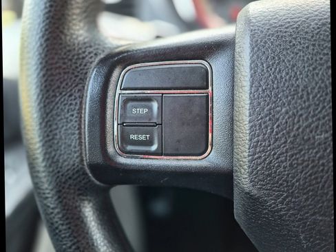Used 2016 Dodge Grand Caravan SXT FWD image 24