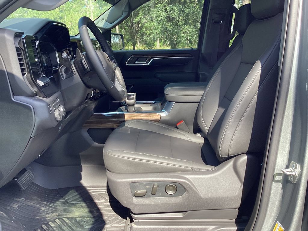 New 2026 Chevrolet Silverado 1500 RST w/ Safety Package AWD/4WD image 14