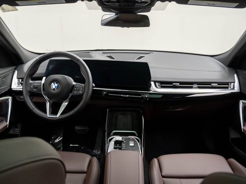 Certified 2025 BMW X2 xDrive28i AWD/4WD image 10