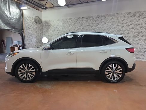 Used 2020 Ford Escape Titanium w/ Titanium Premium Package 2.0 FWD image 4