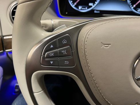 Used 2017 Mercedes-Benz S 550 Sedan image 19