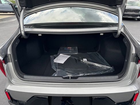 New 2025 Kia K4 GT-Line image 7