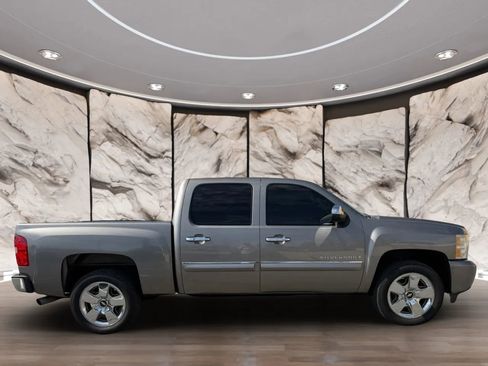 Used 2009 Chevrolet Silverado 1500 LT w/ Regional Value Package RWD image 4