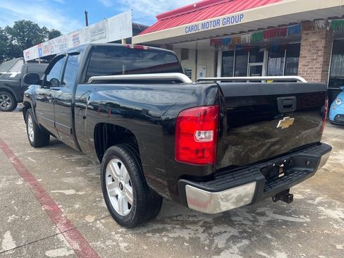 Used 2007 Chevrolet Silverado 1500 LTZ w/ EZ-Lift Tailgate Package image 3