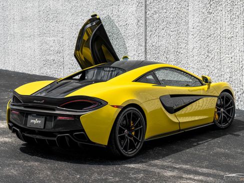 Used 2018 McLaren 570S Coupe image 9