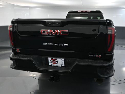 Used 2024 GMC Sierra 2500 AT4 w/ AT4 Preferred Package AWD/4WD image 7
