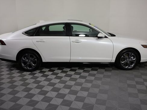 Used 2025 Honda Accord EX-L image 9