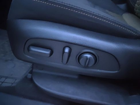 Used 2019 Chevrolet Equinox LT image 11