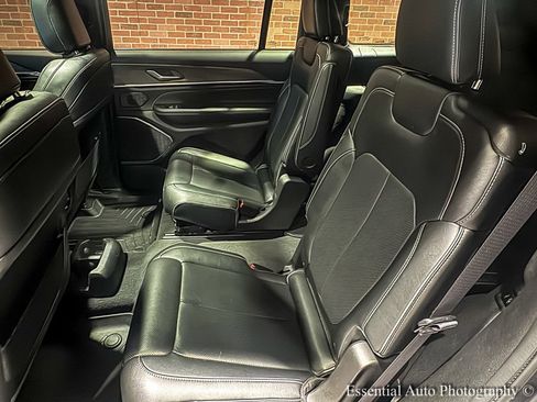 Used 2024 Jeep Grand Cherokee L Overland w/ Trailer Tow Package image 17