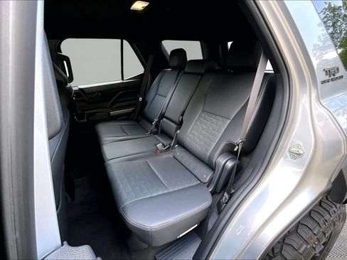 Used 2025 Toyota 4Runner TRD Off-Road Premium AWD/4WD image 21