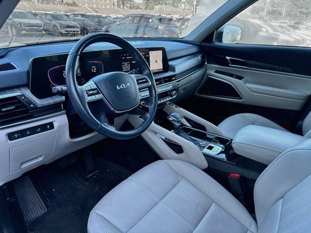 Certified 2025 Kia Telluride EX w/ EX Captain's Chair Package AWD/4WD image 9