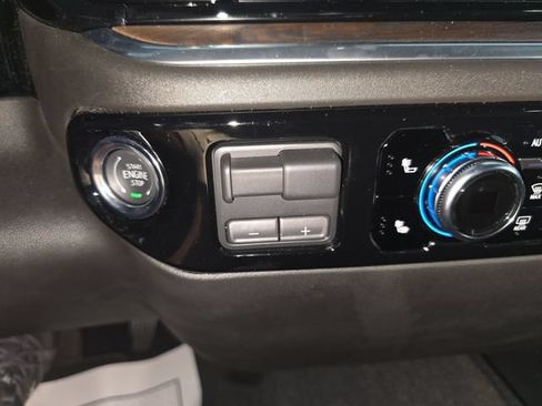 Certified 2026 GMC Sierra 1500 SLT AWD/4WD image 22