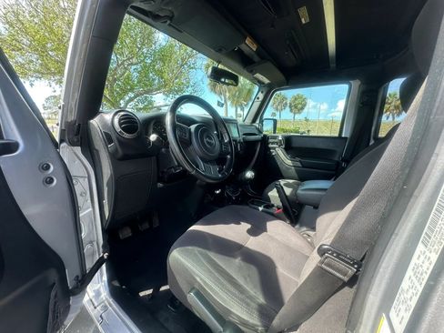 Used 2015 Jeep Wrangler Unlimited Sport w/ Quick Order Package 23S AWD/4WD image 38