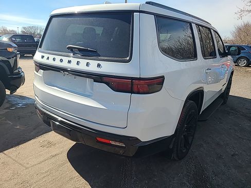Used 2023 Jeep Wagoneer Series II image 3