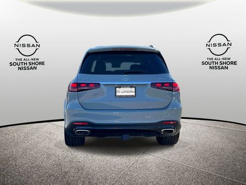 Used 2024 Mercedes-Benz GLS 580 4MATIC image 7