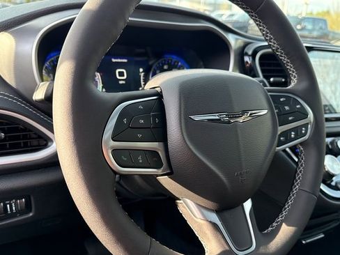 New 2026 Chrysler Pacifica Select image 27