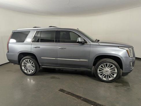 Used 2018 Cadillac Escalade Platinum image 8