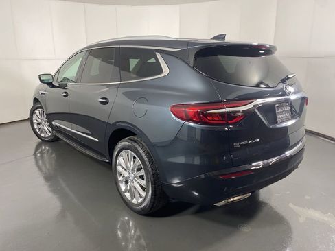 Used 2021 Buick Enclave Premium w/ Sun and Sites Package image 8