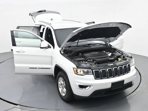 Used 2017 Jeep Grand Cherokee Laredo AWD/4WD image 37