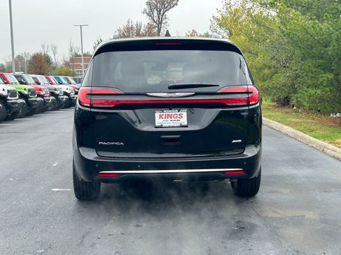 New 2026 Chrysler Pacifica Pinnacle AWD/4WD image 6
