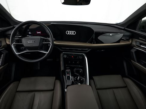 Used 2025 Audi Q5 Premium Plus w/ Premium Plus AWD/4WD image 8