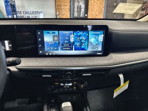 New 2026 Nissan Kicks SV w/ SV Premium Package image 17