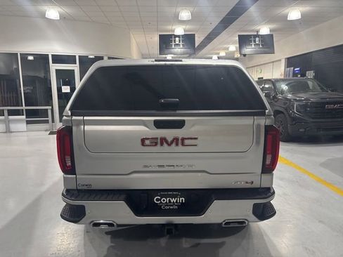 Used 2022 GMC Sierra 1500 AT4 w/ Technology Package AWD/4WD image 8