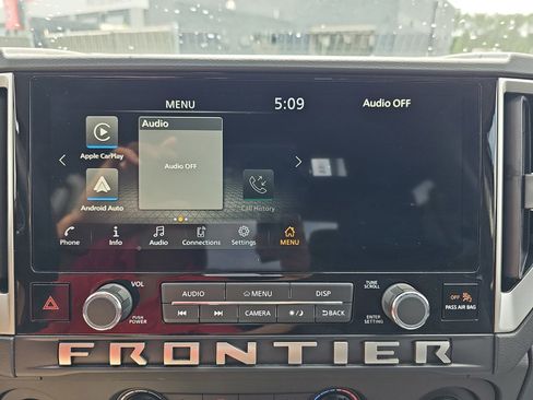 Used 2025 Nissan Frontier SV RWD image 21