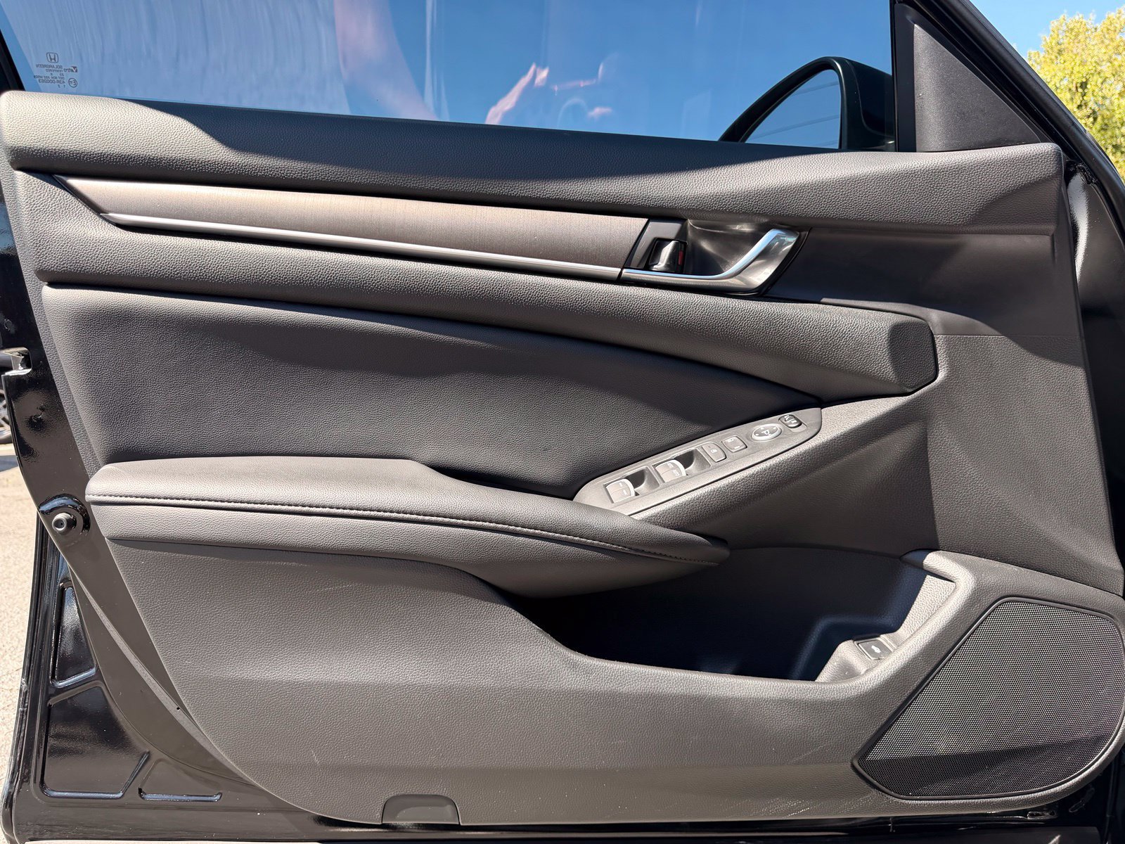 Used 2019 Honda Accord LX image 13
