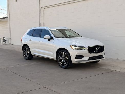 Used 2019 Volvo XC60 T5 Momentum w/ Multimedia Package image 2