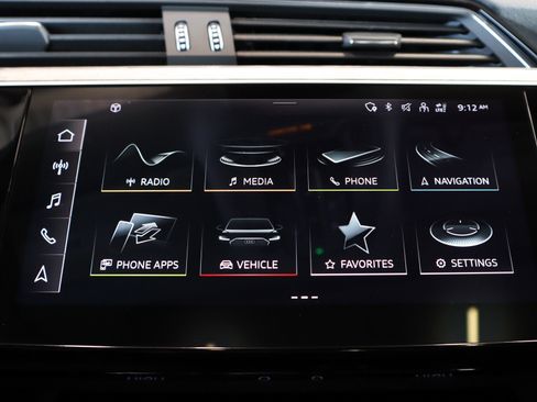 Used 2021 Audi e-tron Premium w/ Convenience Plus Package image 21