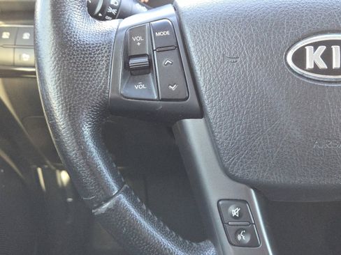 Used 2011 Kia Sorento EX image 29