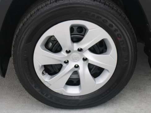 Certified 2024 Toyota RAV4 LE FWD image 9