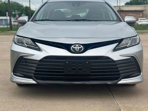 Used 2021 Toyota Camry LE FWD image 2