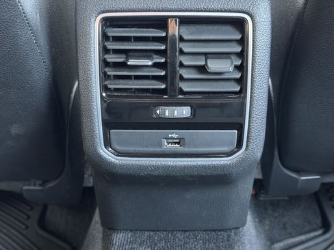 Used 2018 Volkswagen Passat 3.6 FWD image 8