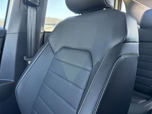 Certified 2025 Volkswagen Atlas Cross Sport SEL R-Line image 40