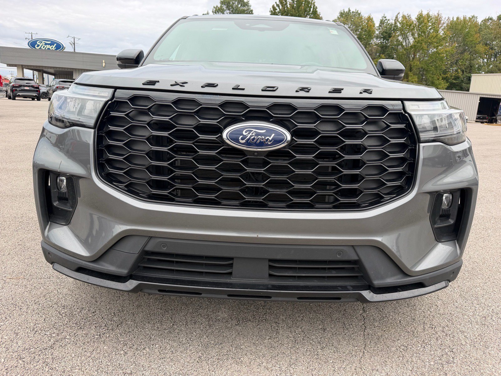 Used 2025 Ford Explorer ST-Line w/ ST-Line Street Pack AWD/4WD image 3