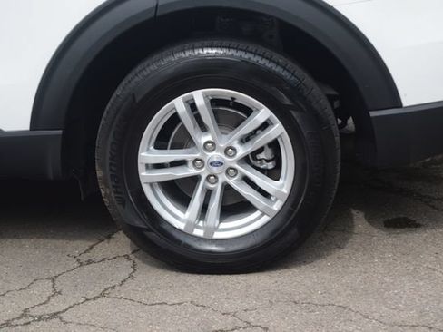 Used 2023 Ford Explorer XLT w/ Equipment Group 202A AWD/4WD image 29