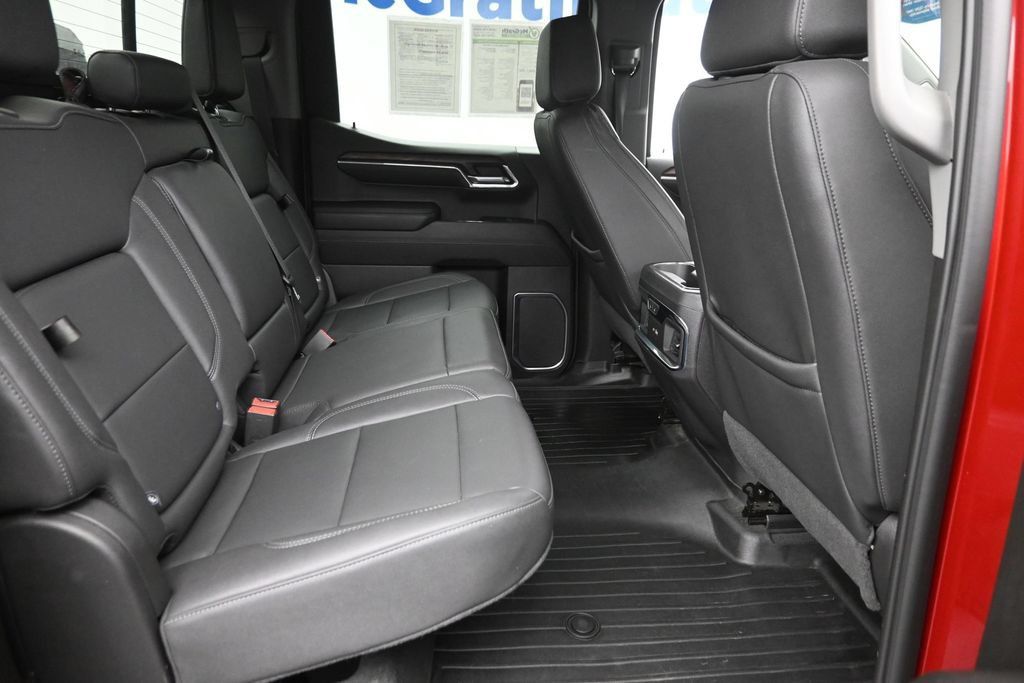 Used 2024 GMC Sierra 1500 SLT w/ SLT Premium Package AWD/4WD image 10