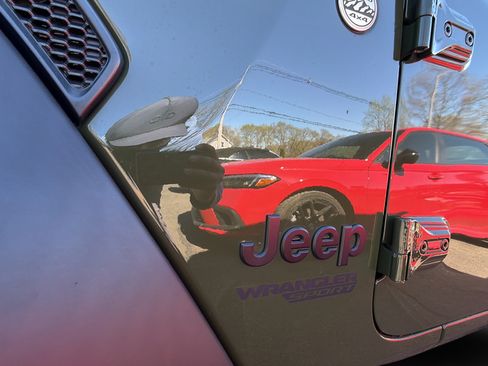 Used 2021 Jeep Wrangler Sport AWD/4WD image 36