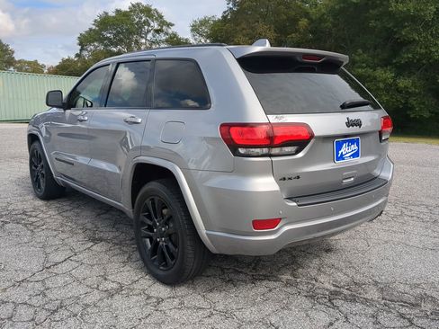 Used 2021 Jeep Grand Cherokee Laredo X image 5
