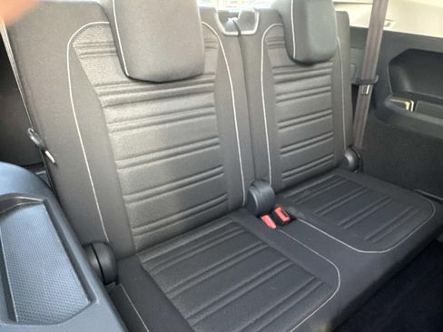 Used 2024 Volkswagen Tiguan S image 9