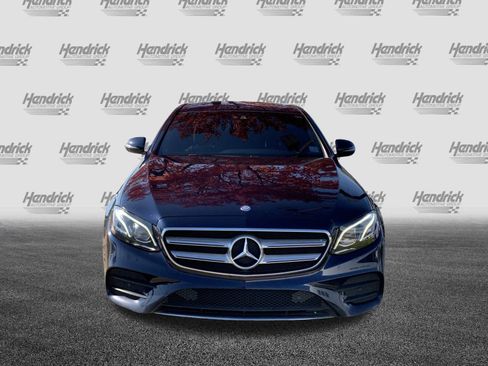 Used 2017 Mercedes-Benz E 300 4MATIC image 3