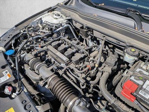 Used 2018 Honda Accord Touring image 16