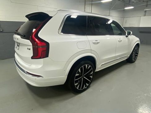 Used 2025 Volvo XC90 B6 Plus AWD/4WD image 3