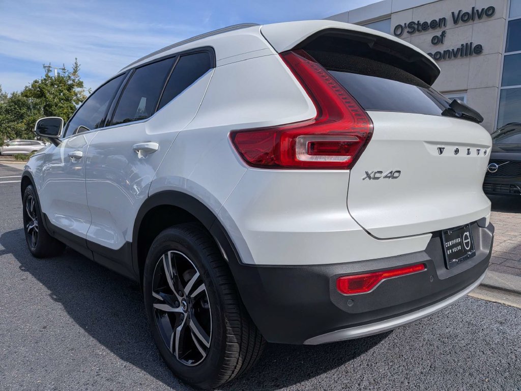 Used 2025 Volvo XC40 B5 Core AWD/4WD image 4
